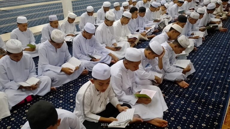 Ilustrasi Pelajar Tahfiz
