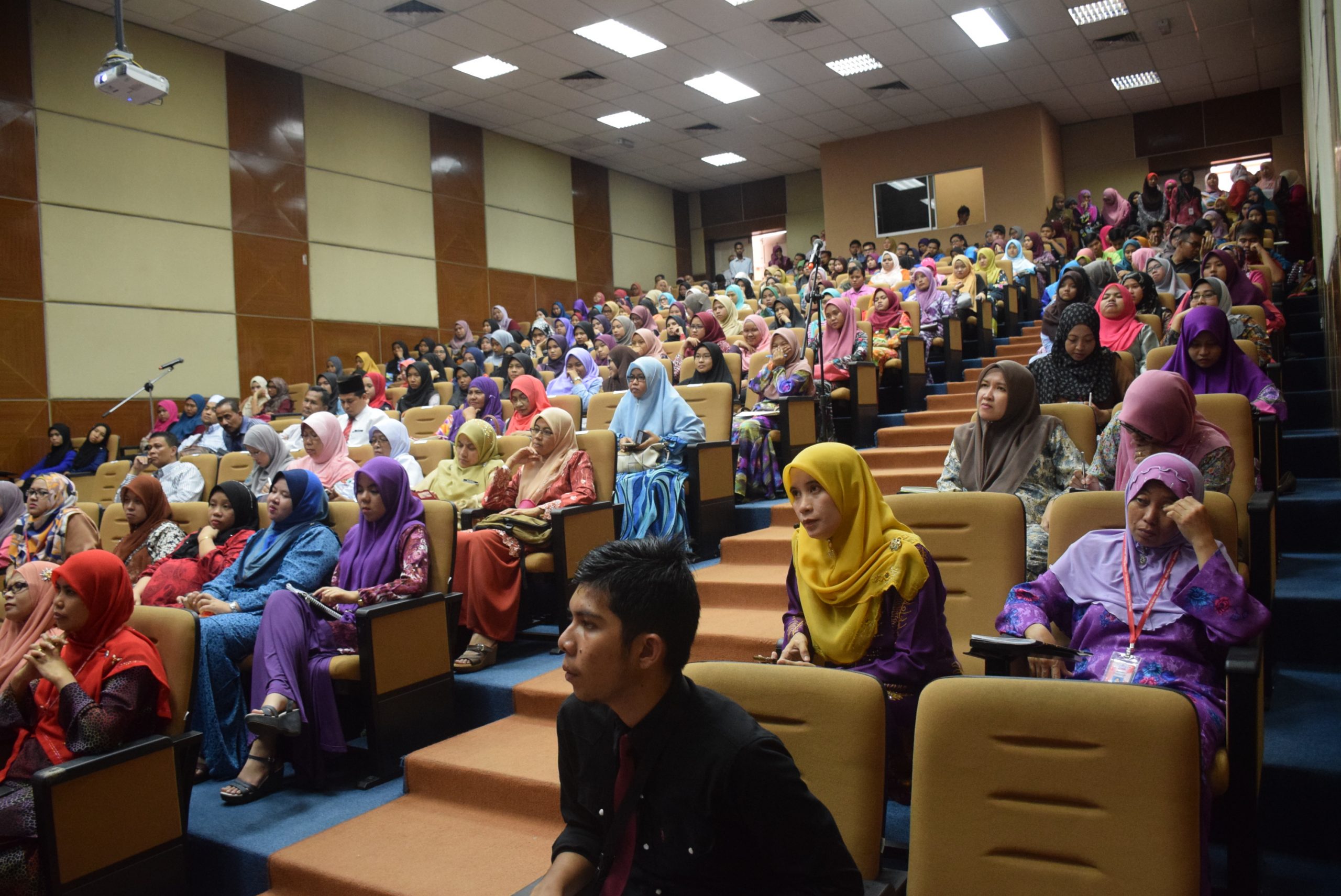 Program di Dewan Teater